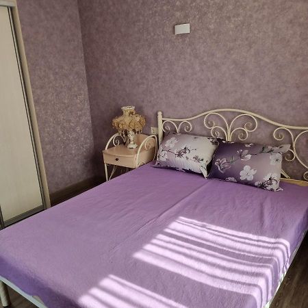 Гостевой Дом "Даниэлла" Hotel Gagra Ngoại thất bức ảnh