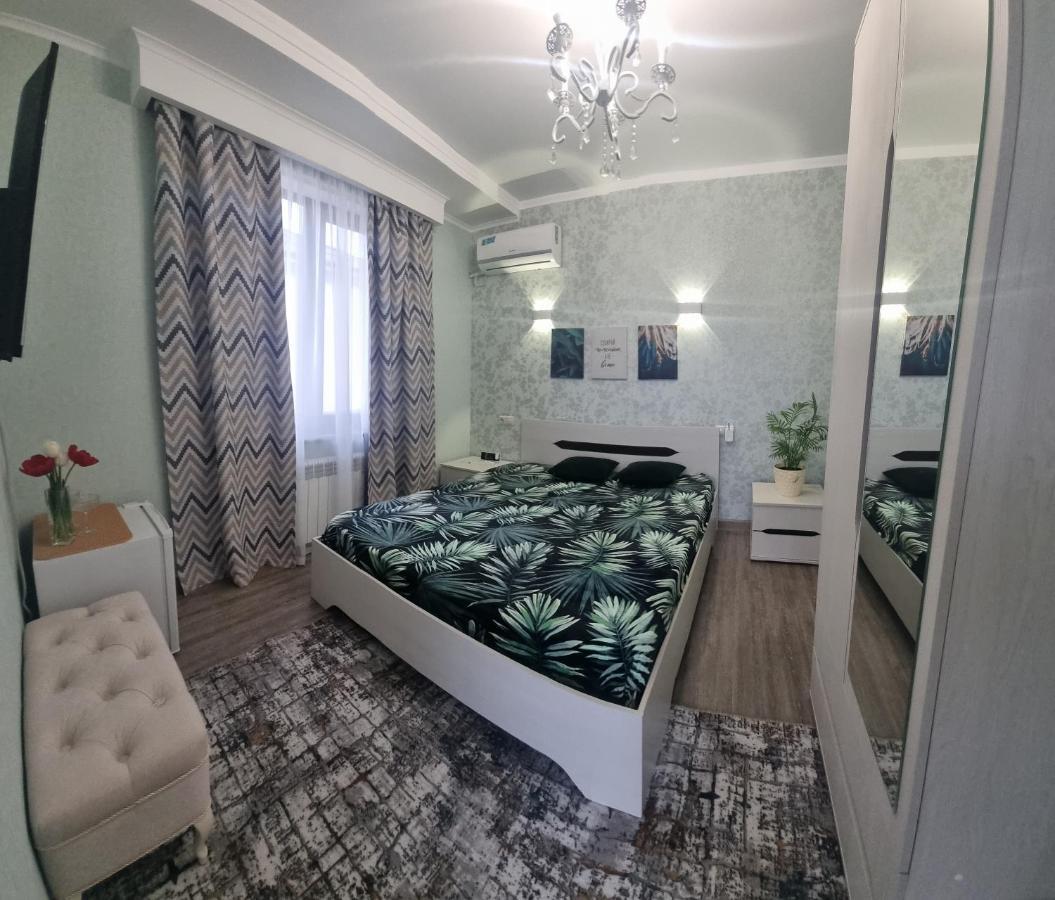 Гостевой Дом "Даниэлла" Hotel Gagra Ngoại thất bức ảnh